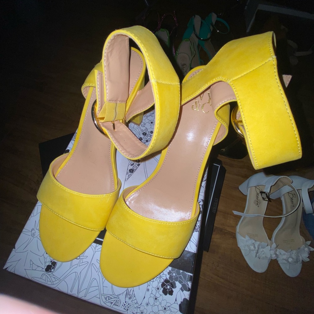 New York & Company Vibrant Yellow Sandals